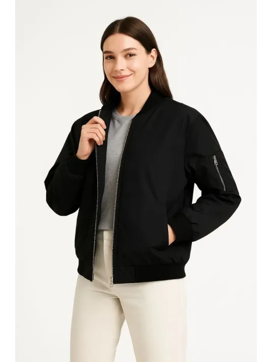 Kadın Bomber Mont Ceket – Fermuarlı, Kapitone İçi Astarlı, Su İtici Kumaş, Regular Fit, Yandan Cepli, Günlük Bahar & Kış Şık Rahat Stil - Siyah Kadın Bomber Mont Ceket – Fermuarlı, Kapitone İçi Astarlı, Su İtici Kumaş, Regular Fit, Yandan Cepli, Günlük Bahar & Kış Şık Rahat Stil - Siyah