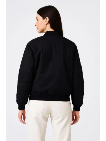 Kadın Bomber Mont Ceket – Fermuarlı, Kapitone İçi Astarlı, Su İtici Kumaş, Regular Fit, Yandan Cepli, Günlük Bahar & Kış Şık Rahat Stil - Siyah Kadın Bomber Mont Ceket – Fermuarlı, Kapitone İçi Astarlı, Su İtici Kumaş, Regular Fit, Yandan Cepli, Günlük Bahar & Kış Şık Rahat Stil - Siyah