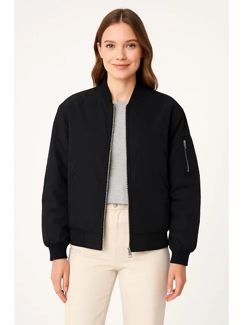 Kadın Bomber Mont Ceket – Fermuarlı, Kapitone İçi Astarlı, Su İtici Kumaş, Regular Fit, Yandan Cepli, Günlük Bahar & Kış Şık Rahat Stil - Siyah