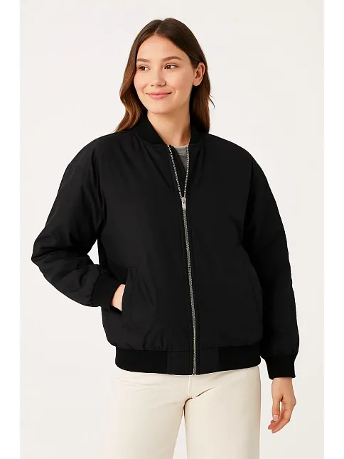 Kadın Bomber Mont Ceket – Fermuarlı, Kapitone İçi Astarlı, Su İtici Kumaş, Regular Fit, Yandan Cepli, Günlük Bahar & Kış Şık Rahat Stil - Siyah