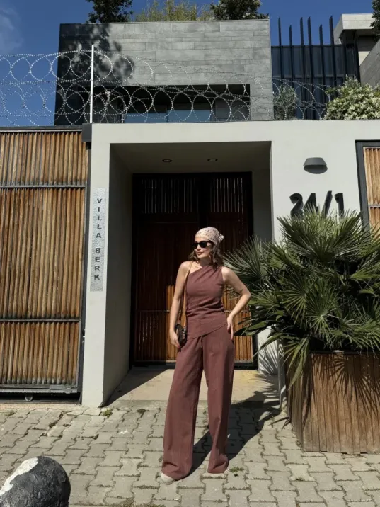 Kadın Keten Asimetrik Tek Omuzlu Bluz Pantalon Takım- Bordo Kadın Keten Asimetrik Tek Omuzlu Bluz Pantalon Takım- Bordo