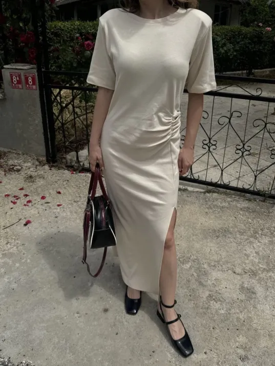 Kadın Kısa Kollu Uzun Yandan Yırtmaçlı Elbise - Bej