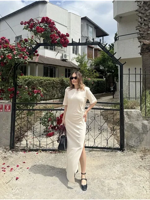 Kadın Kısa Kollu Uzun Yandan Yırtmaçlı Elbise - Bej