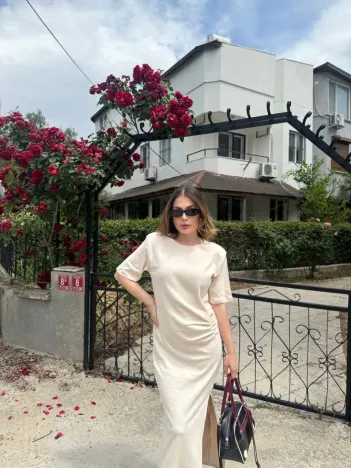 Kadın Kısa Kollu Uzun Yandan Yırtmaçlı Elbise - Bej Kadın Kısa Kollu Uzun Yandan Yırtmaçlı Elbise - Bej