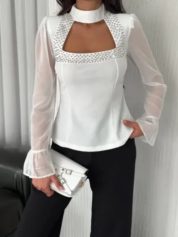 Penye Uzun Kollu Kadın Kolları Şifon Göğüste İnci Boncuk detaylı Bluz - Beyaz Penye Uzun Kollu Kadın Kolları Şifon Göğüste İnci Boncuk detaylı Bluz - Beyaz