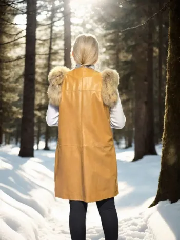 Kadın Kolsuz Hakiki Deri Kürk - Hardal Kadın Kolsuz Hakiki Deri Kürk - Hardal