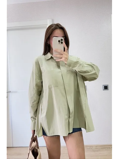 Kadın Oversize Pens Detaylı Cepli Yırtmaçlı Rahat Kalıp Poplin Gömlek - Yeşil Kadın Oversize Pens Detaylı Cepli Yırtmaçlı Rahat Kalıp Poplin Gömlek - Yeşil
