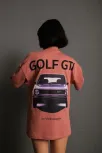 Kadın Oversize Baskılı Tişört – Golf Gtı Retro Araba Desenli, Ön & Arka Dijital Baskı, Sokak Modası Stil- Gül Kurusu