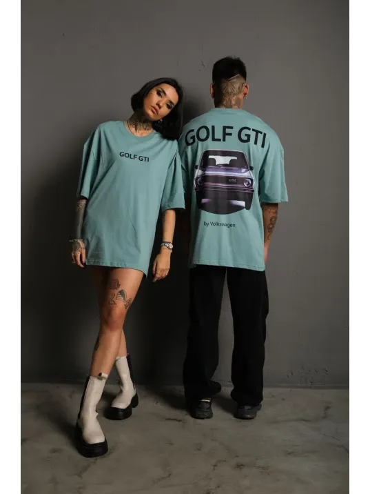 Kadın Oversize Baskılı Tişört – Golf GTI Retro Araba Desenli, Ön & Arka Dijital Baskı, Sokak Modası Stil - Mint Yeşili Kadın Oversize Baskılı Tişört – Golf GTI Retro Araba Desenli, Ön & Arka Dijital Baskı, Sokak Modası Stil - Mint Yeşili