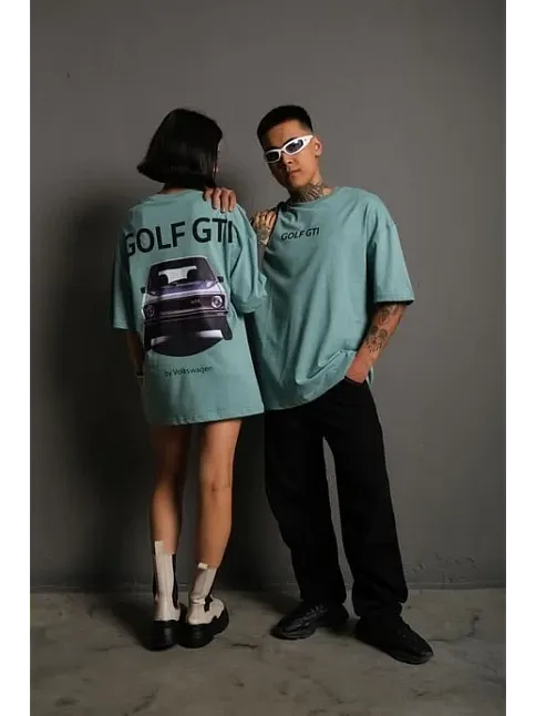 Kadın Oversize Baskılı Tişört – Golf Gtı Retro Araba Desenli, Ön & Arka Dijital Baskı, Sokak Modası Stil - Mint Yeşili