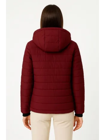 Kadın Şişme Kapüşonlu Fermuarlı Mont Su İtici Kapitone Astarlı Kumaş Cepli Kışlık Rahat Kalıp - Bordo Kadın Şişme Kapüşonlu Fermuarlı Mont Su İtici Kapitone Astarlı Kumaş Cepli Kışlık Rahat Kalıp - Bordo