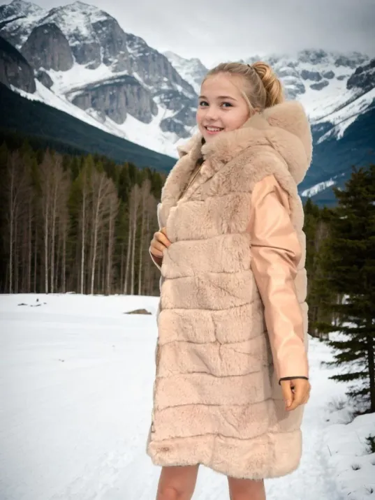 Kadın Suni Kürk Hakiki Deri - Somon Kadın Suni Kürk Hakiki Deri - Somon