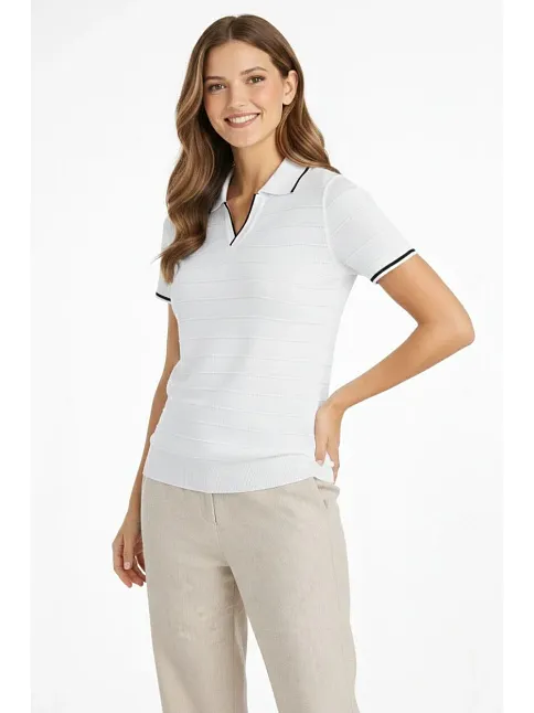 Kadın Triko Kumaş Yakalı Düğmesiz Açık Yaka Fitilli Kısa Kollu Regular Fit Tişört T-shirt - Beyaz