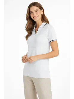 Kadın Triko Kumaş Yakalı Düğmesiz Açık Yaka Fitilli Kısa Kollu Regular Fit Tişört T-shirt - Beyaz