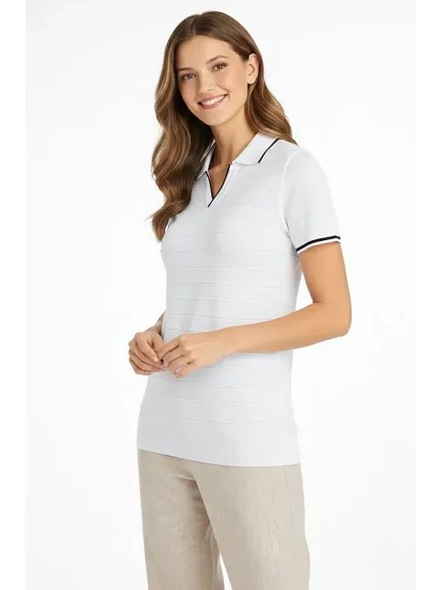 Kadın Triko Kumaş Yakalı Düğmesiz Açık Yaka Fitilli Kısa Kollu Regular Fit Tişört T-shirt - Beyaz