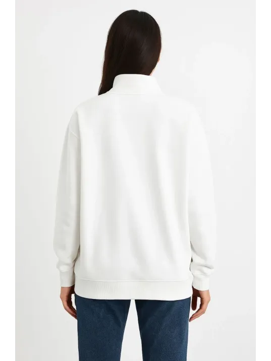 Kadın Üç İplik Dık Yaka Yarım Fermuarlı SweatShirt - Beyaz Kadın Üç İplik Dık Yaka Yarım Fermuarlı SweatShirt - Beyaz