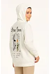 Kadın Oversize Üç İplik Şardonlu Kapüşonlu Sweatshirt – Beyaz “other Lives” Ön Ve Arka Baskılı, Kanguru Cepli, Ribanalı Rahat Kışlık Model Beyaz