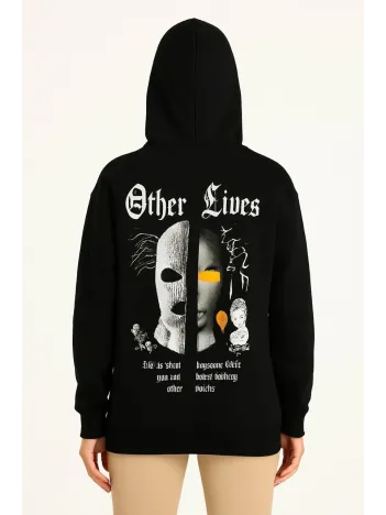 Kadın Kapşonlu Sweatshirt – Oversize Üç İplik Şardonlu Hoodie, “Other Lives” Ön & Arka Baskılı, Kanguru Cepli, Kışlık Rahat Günlük Stil- Siyah Kadın Kapşonlu Sweatshirt – Oversize Üç İplik Şardonlu Hoodie, “Other Lives” Ön & Arka Baskılı, Kanguru Cepli, Kışlık Rahat Günlük Stil- Siyah