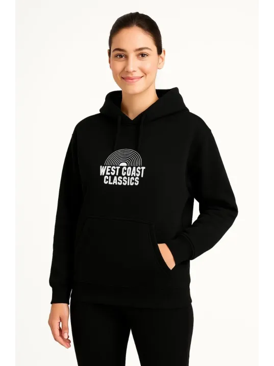 Kadın Kapşonlu Sweatshirt – Oversize Üç İplik Şardonlu Hoodie, “West Coast Classics” Ön & Arka Baskılı, Kanguru Cepli Kışlık Günlük Stil - Siyah