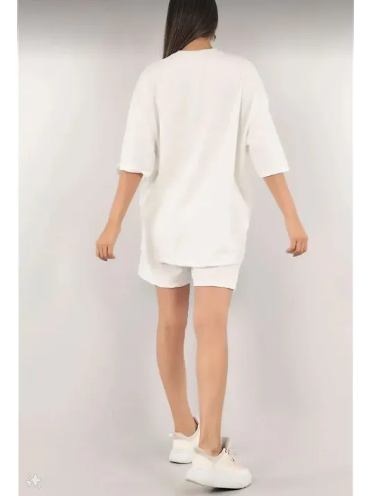 Kadın Unisex Nakış İşlemeli Şort Takım - Beyaz Kadın Unisex Nakış İşlemeli Şort Takım - Beyaz