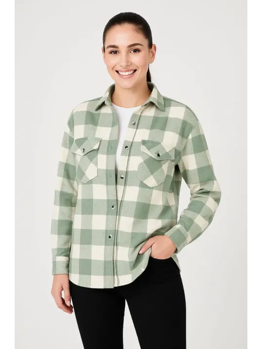 Kadın Oduncu Gömlek – Uzun Kollu, Şardonlu Kumaş, Kırmızı Beyaz Kareli Desen, Regular Fit, Çift Cepli, Manşetli Günlük Şık Stil - Su Yeşili