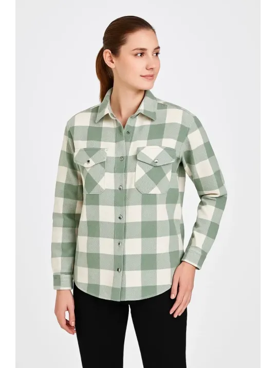 Kadın Oduncu Gömlek – Uzun Kollu, Şardonlu Kumaş, Kırmızı Beyaz Kareli Desen, Regular Fit, Çift Cepli, Manşetli Günlük Şık Stil - Su yeşili Kadın Oduncu Gömlek – Uzun Kollu, Şardonlu Kumaş, Kırmızı Beyaz Kareli Desen, Regular Fit, Çift Cepli, Manşetli Günlük Şık Stil - Su yeşili