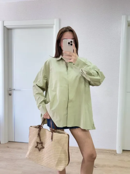 Poplin Kadın Yakalı Yandan Yırtmaçlı Arka Pens Detaylı Gömlek - Yeşil