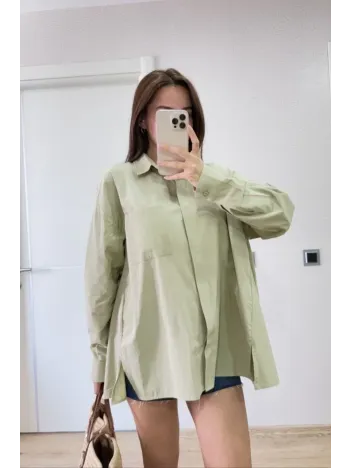 Poplin Kadın Yakalı Yandan Yırtmaçlı Arka Pens Detaylı Gömlek - Yeşil Poplin Kadın Yakalı Yandan Yırtmaçlı Arka Pens Detaylı Gömlek - Yeşil