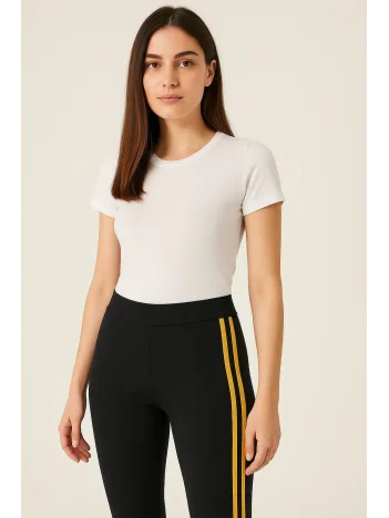 Kadın Yanı Sarı Şeritli Her Gardıropta Olması Gereken Tayt - Siyah Kadın Yanı Sarı Şeritli Her Gardıropta Olması Gereken Tayt - Siyah