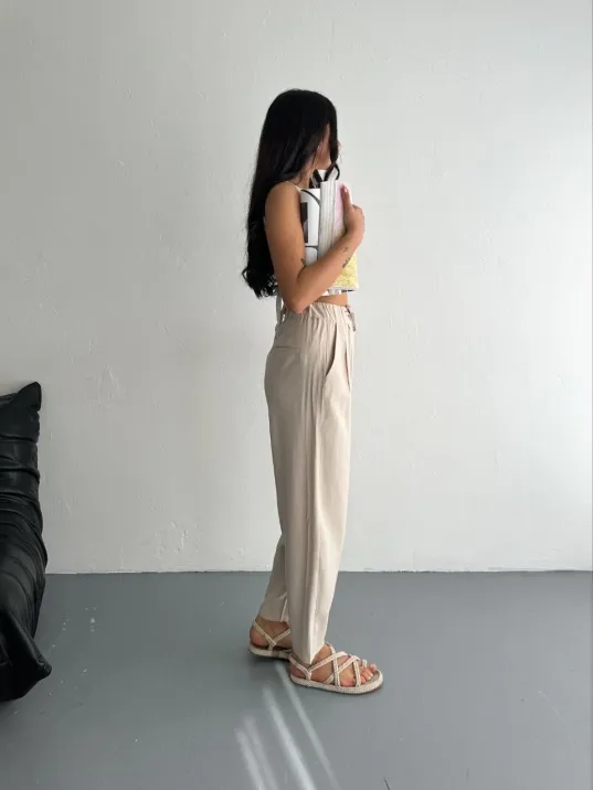 Kadın Yüksel Bel Beli Bağcıklı Rahat Boru Paça Pantalon - Kırık Beyaz Kadın Yüksel Bel Beli Bağcıklı Rahat Boru Paça Pantalon - Kırık Beyaz