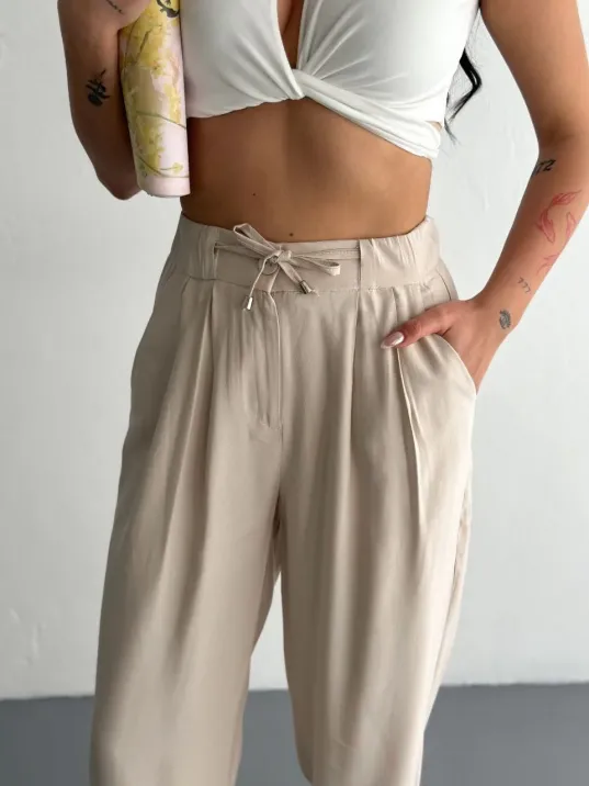 Kadın Yüksel Bel Beli Bağcıklı Rahat Boru Paça Pantalon - Kırık Beyaz Kadın Yüksel Bel Beli Bağcıklı Rahat Boru Paça Pantalon - Kırık Beyaz