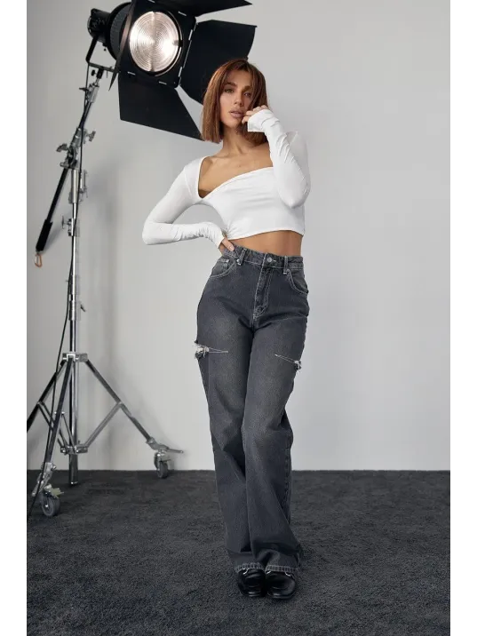 Kara Yaka Uzun Kollu Crop - Beyaz Kara Yaka Uzun Kollu Crop - Beyaz