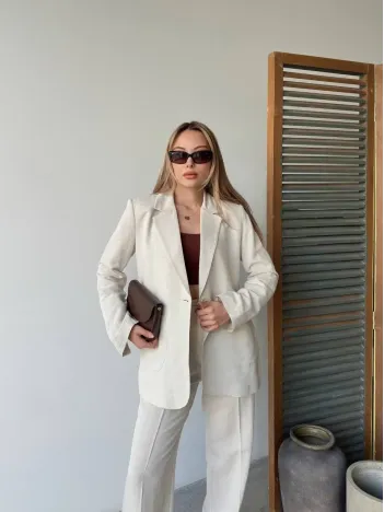 Keten Ceket Pantolon İlik Düğmeli Uzun Kollu Yırtmaçlı ikili Takım - Beyaz Keten Ceket Pantolon İlik Düğmeli Uzun Kollu Yırtmaçlı ikili Takım - Beyaz