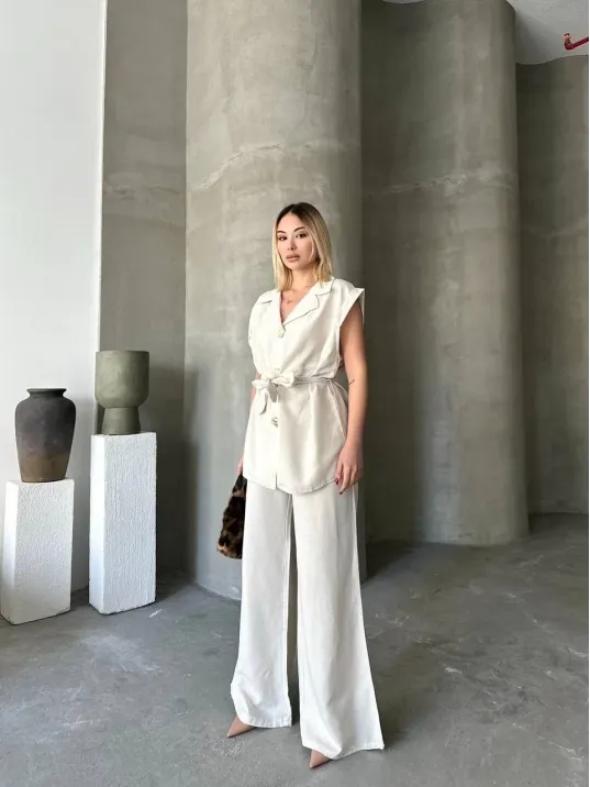 Keten Sıfır Kol Kuşaklı Ceket Pantolon ikili Takım - Beyaz Keten Sıfır Kol Kuşaklı Ceket Pantolon ikili Takım - Beyaz