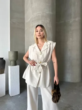Keten Sıfır Kol Kuşaklı Ceket Pantolon ikili Takım - Beyaz Keten Sıfır Kol Kuşaklı Ceket Pantolon ikili Takım - Beyaz