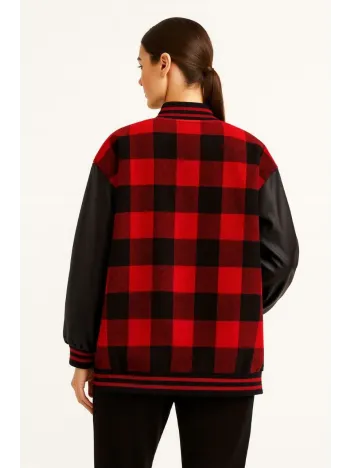 Kadın Kolej Ceket – Kareli Oduncu Kumaş, Kolları Suni Deri, Fermuarlı, İçi Kapitone Astarlı, Nakışlı Oversize Bahar & Kış Stil - Bordo Kadın Kolej Ceket – Kareli Oduncu Kumaş, Kolları Suni Deri, Fermuarlı, İçi Kapitone Astarlı, Nakışlı Oversize Bahar & Kış Stil - Bordo