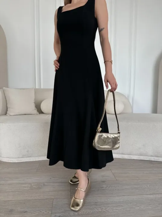 Sırt Dekolteli Kolsuz Uzun Elbise - Siyah