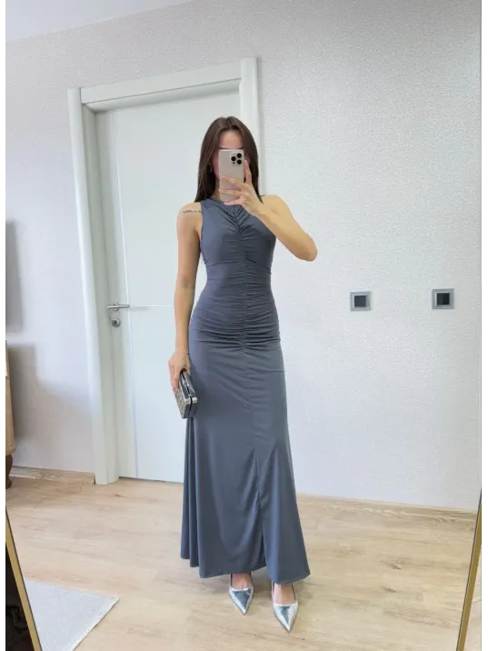 Bürümcük Kumaşlı İçi Astarlı Üzgülü Kolsuz Büzgülü Uzun Elbise - Füme