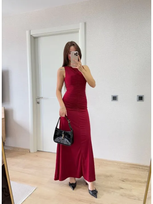 Bürümcük Kumaşlı İçi Astarlı Üzgülü Kolsuz Büzgülü Uzun Elbise - Kırmızı