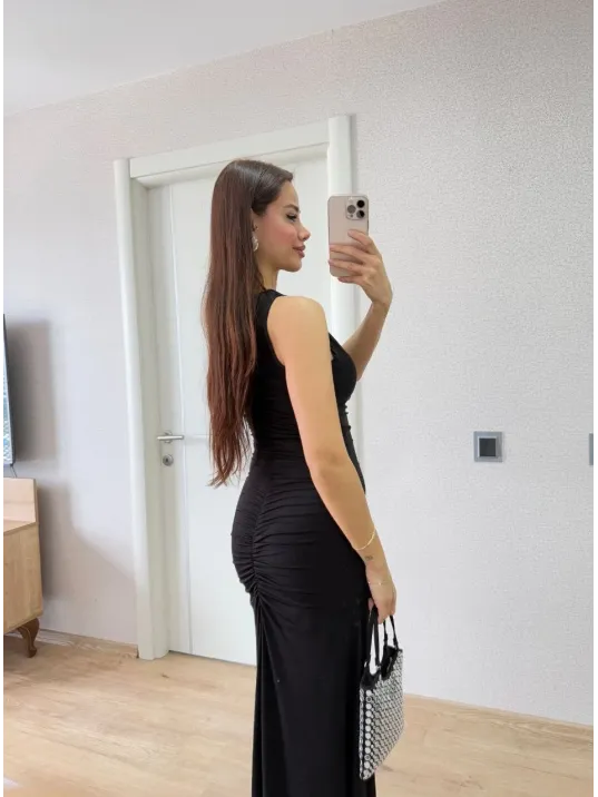 Bürümcük Kumaşlı İçi Astarlı Üzgülü Kolsuz Büzgülü Uzun Elbise - Siyah Bürümcük Kumaşlı İçi Astarlı Üzgülü Kolsuz Büzgülü Uzun Elbise - Siyah