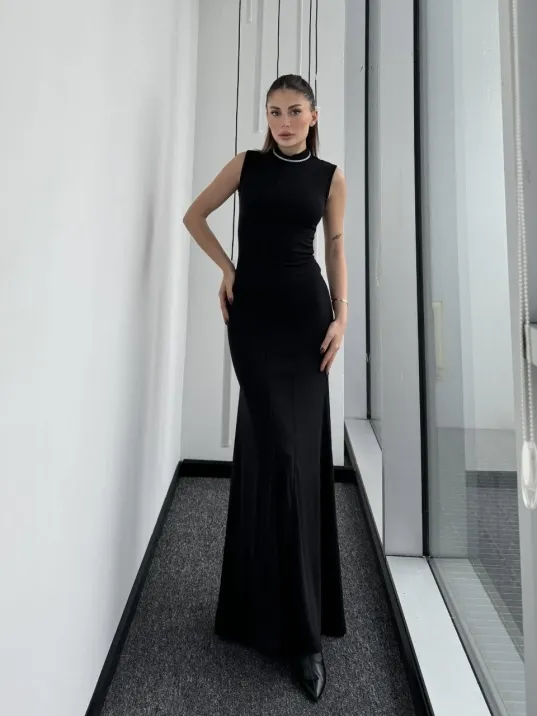 Kolsuz Yarım Bogazlı Uzun Elbise- Siyah