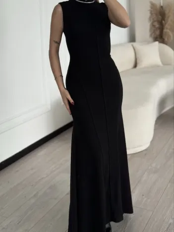 Kolsuz Yarım Bogazlı Uzun Elbise- Siyah Kolsuz Yarım Bogazlı Uzun Elbise- Siyah
