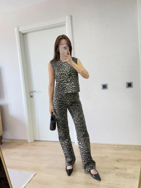 leopar desenli Düğmeli Bluzlu Pantolon İkili Takım -Leopar