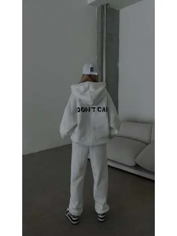 Nakış İşlemeli Üç İplik Sweat Takım- Beyaz Nakış İşlemeli Üç İplik Sweat Takım- Beyaz