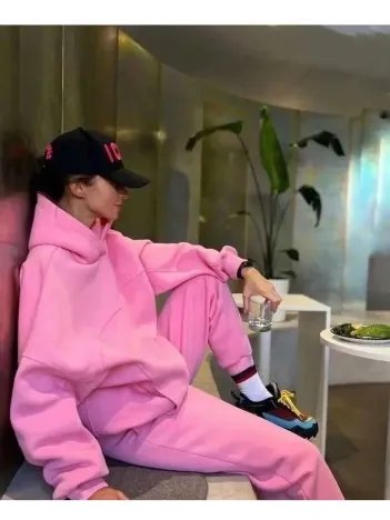 Nakış İşlemeli Üç İplik Sweat Takım- Pembe Nakış İşlemeli Üç İplik Sweat Takım- Pembe