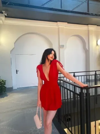 Omuzu ip Askılı Şortlu Elbise - Kırmızı Omuzu ip Askılı Şortlu Elbise - Kırmızı