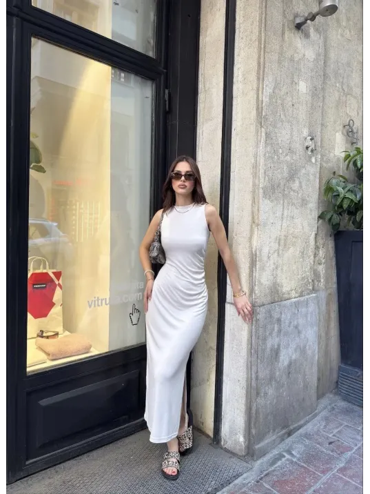 Osy Modal Yumuşak Dokulu Kumaş Bisiklet Yaka Sıfır Kolsuz Yırtmaçlı Uzun Elbise - Beyaz