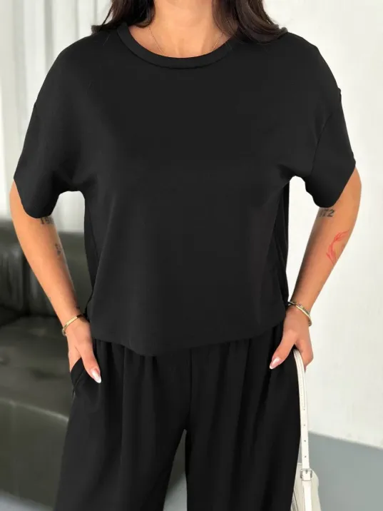 Osy Modal Yumuşak Dokulu Kumaş Bisiklet Yaka T-shirt Bol paça Pantalon ikili Takım -Siyah Osy Modal Yumuşak Dokulu Kumaş Bisiklet Yaka T-shirt Bol paça Pantalon ikili Takım -Siyah