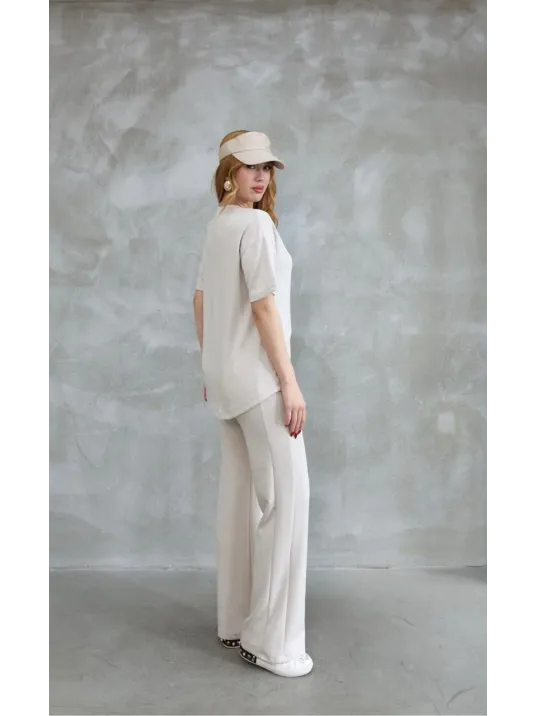 Osy Modal Yumuşak dokulu Kumaş Bisiklet Yaka Taş detaylı Kısa Kollu Takım - Kırık Beyaz Osy Modal Yumuşak dokulu Kumaş Bisiklet Yaka Taş detaylı Kısa Kollu Takım - Kırık Beyaz