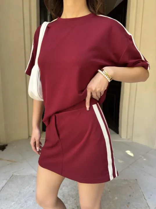 Osy Modal yumuşak dokulu Kumaş Kadın Parçalı Bisiklet Yaka T-shirt Mini Şortlu Etek İkili Takım -Bordo Osy Modal yumuşak dokulu Kumaş Kadın Parçalı Bisiklet Yaka T-shirt Mini Şortlu Etek İkili Takım -Bordo